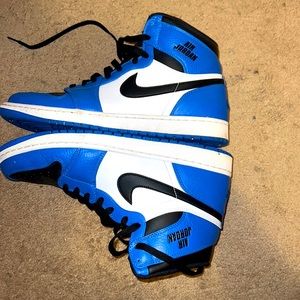 Air Jordan 1’s blue